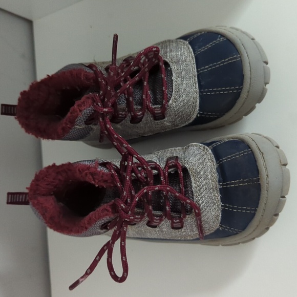 Size 8 (boys/girls) insulated boot - Picture 2 of 2